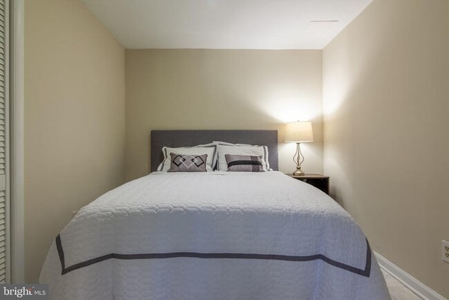 Photo - 6034 Chesterbrook Rd