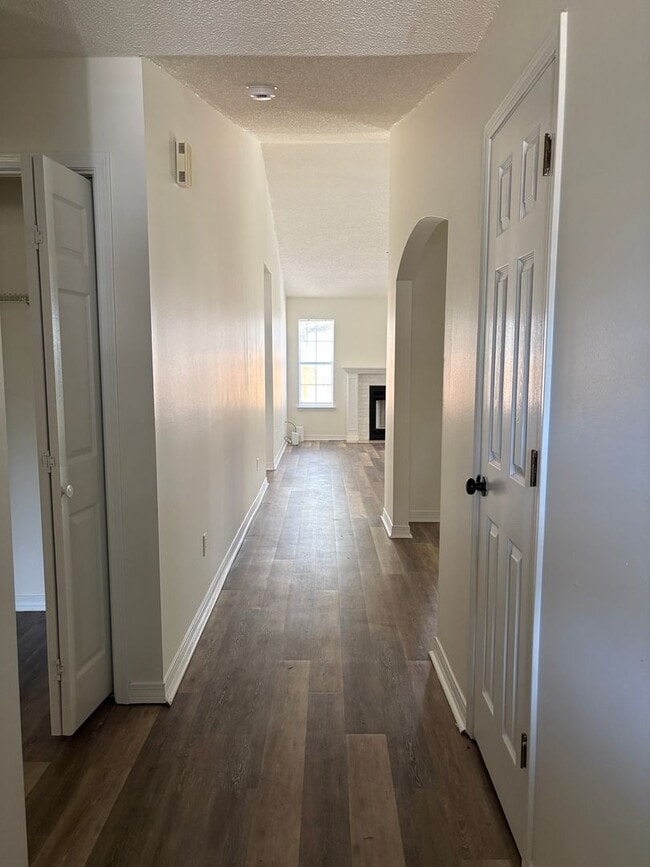 Photo - 192 Wright Cir