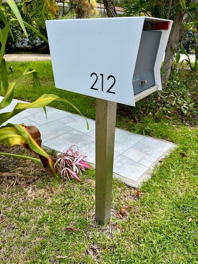 Building Photo - 212 Kings Lynn