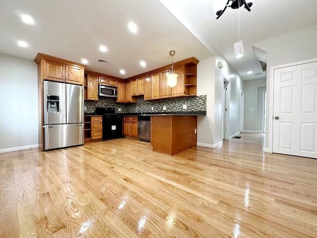 Photo - 90 George St