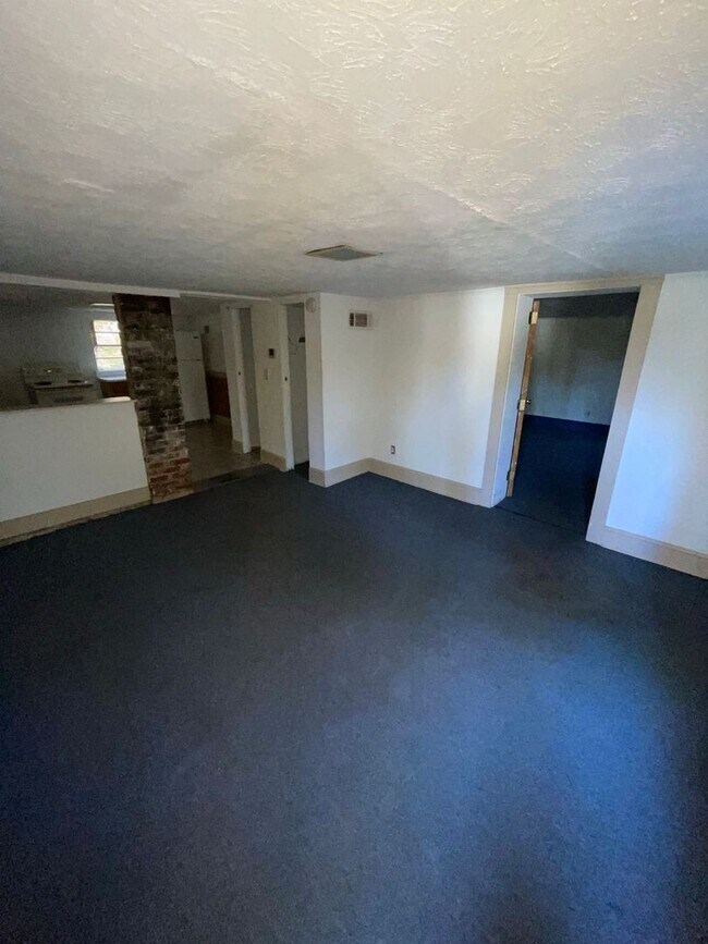 Photo - Atlanta Apartment on Quiet Corner Lot