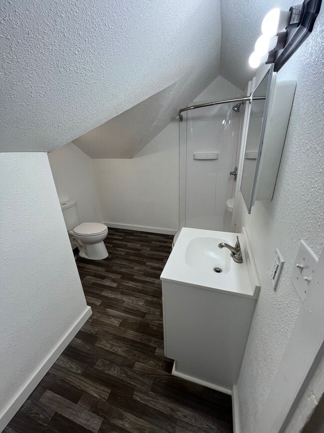 Photo - 121 W 13th St Unit Apt 2