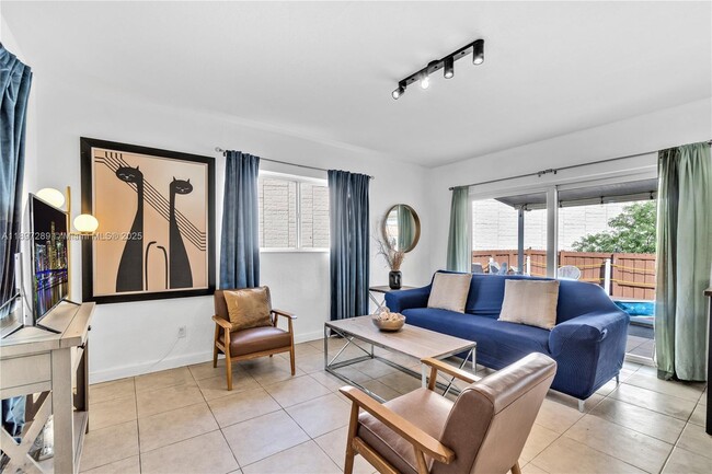 Photo - 1021 NW 23rd Ave Unit 1023