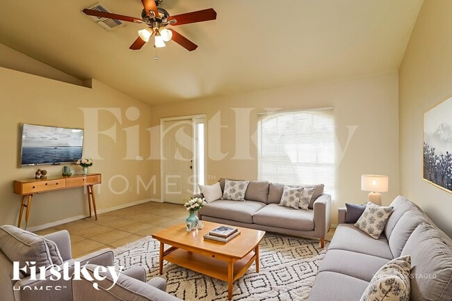 Photo - 4302-4312 12th St W