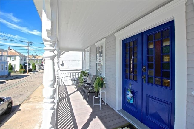 Photo - 700 Thames St