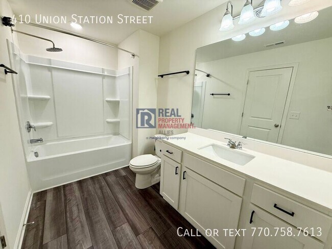 Photo - 410 Union Station St