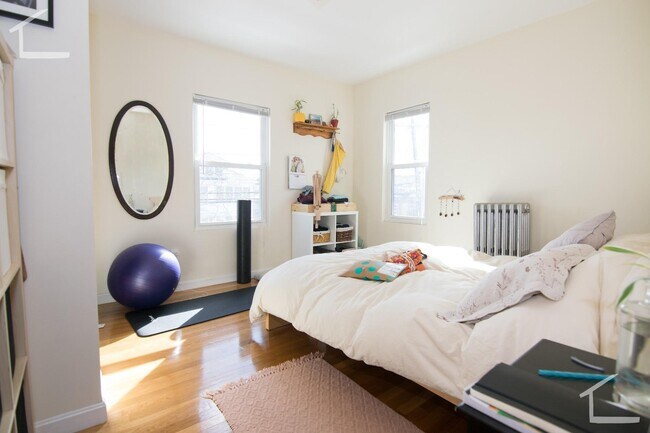 Photo - 216 Arlington St Unit 2