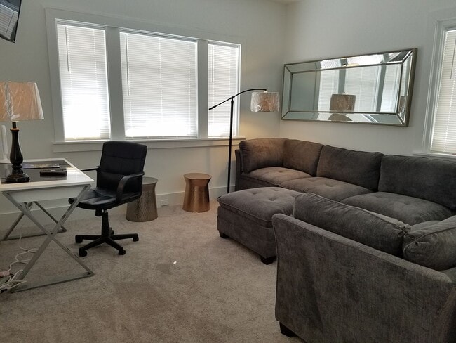 Photo - Grand Rapids, MI Downtown 2-Story Victoria...