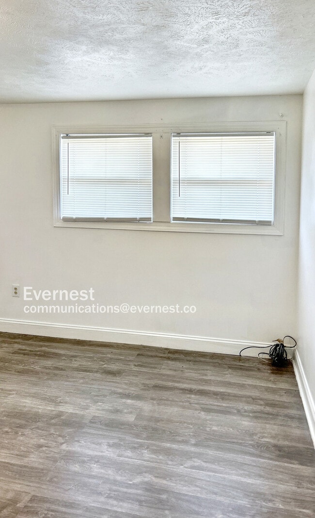 Photo - 18410 Landseer Rd