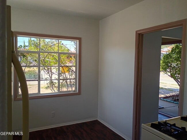 Photo - 4704 Clifton Ave