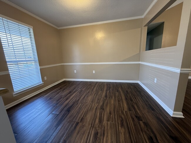 Photo - 4082 Spencer St