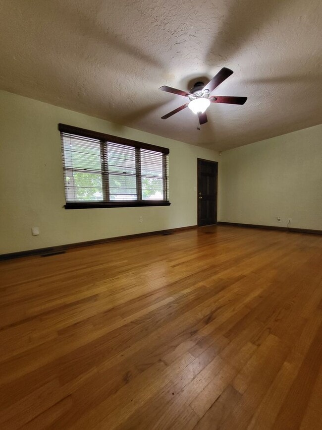 Photo - (3) Bed/(2) Bath in Core Norman!