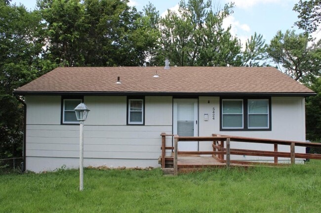 Building Photo - 5424 Indiana Ave Rental