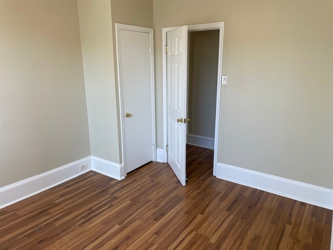 Fotografía del edificio - 600 Roxborough Ave Unidad 2nd floor