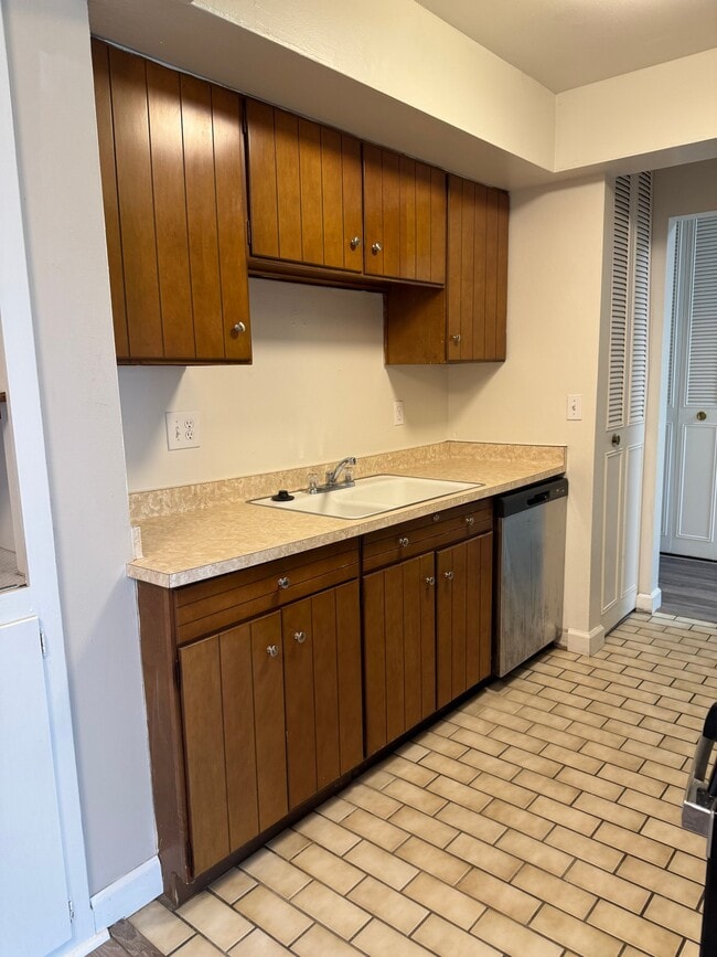 Photo - 2260 N Summit Ave Unit 108