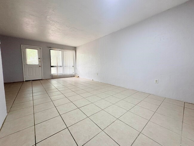 Photo - 1007 Sutor Rd