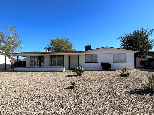 Charming Home in North Phoenix! - Charming Home in North Phoenix!