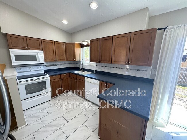 Photo - 5185 Nolte Dr N