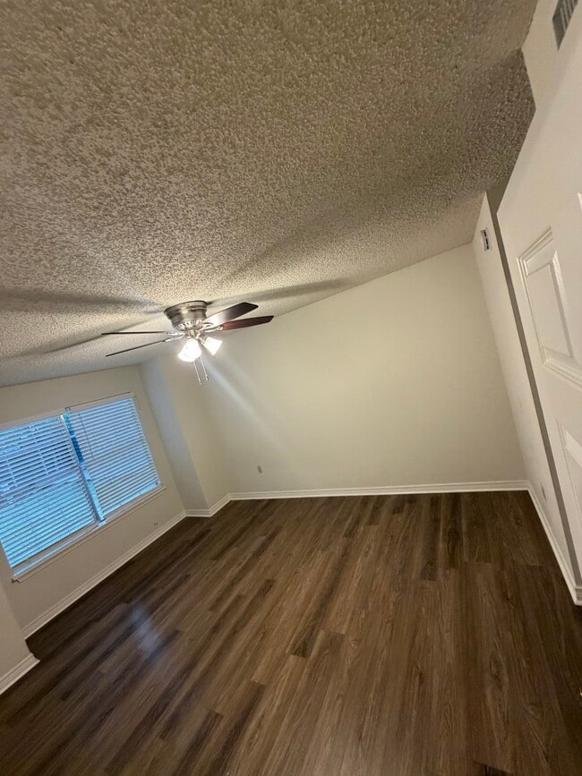 6377 Quin Dr Unit B