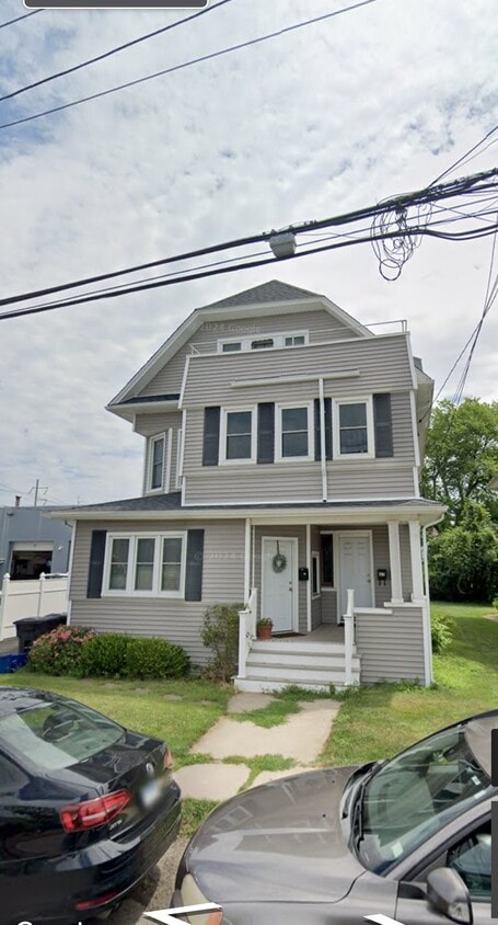 House - 29 Bungalow Ave (Fairfield, CT)