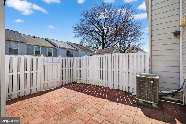 Photo - 6118 Bristol Way