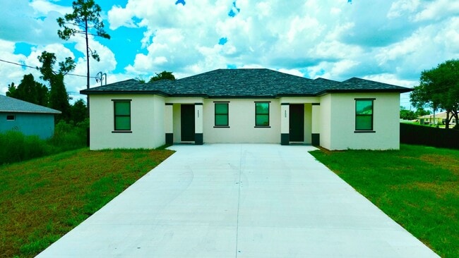 Building Photo - 4400/4402 Golfview Blvd Unit 4400 Rental