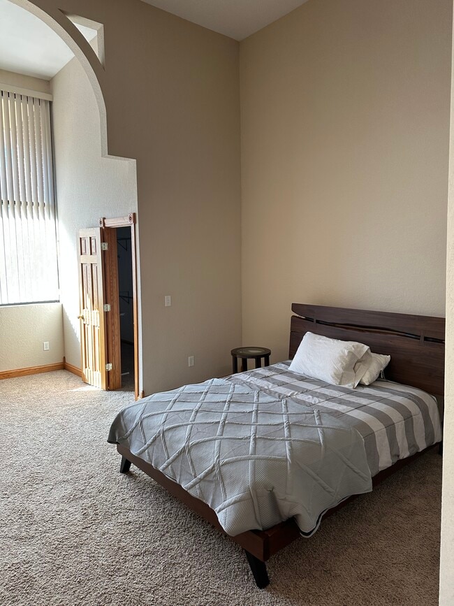 Photo - 419 E Grand Ave