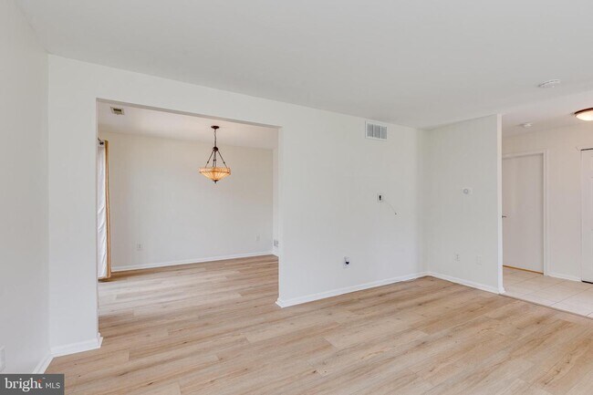 Photo - 3704 Fenwick Ln