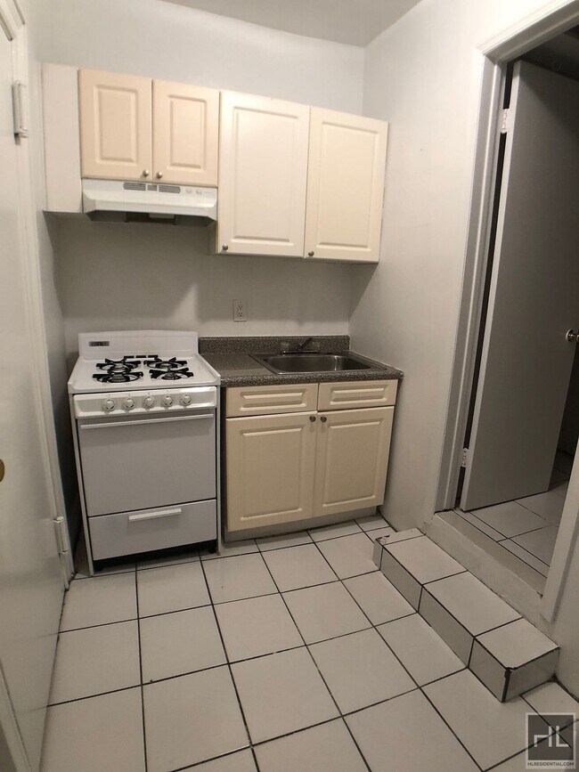 Photo - YORK AVENUE Unit 4C