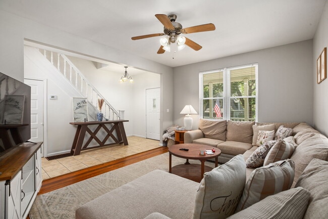 Photo - 7221 South St