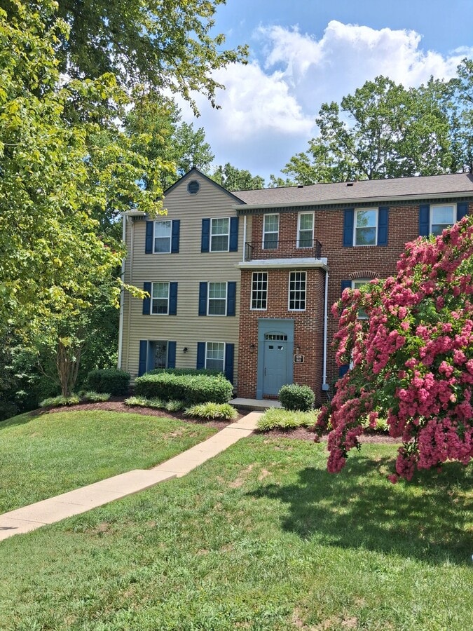 Photo - 630 Newbridge Ct