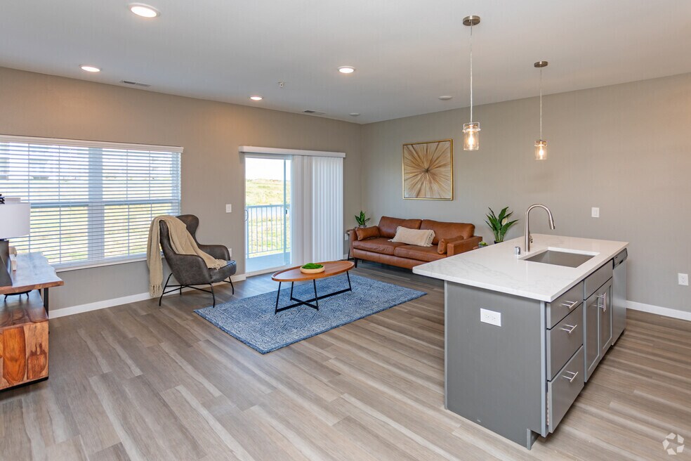 2BR, 1BA - 856SF