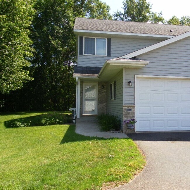 3566-3572 East Meadows Place