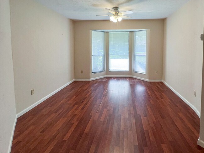 Photo - 3/2 Pet Friendly Home in Summer Creek! Ava...