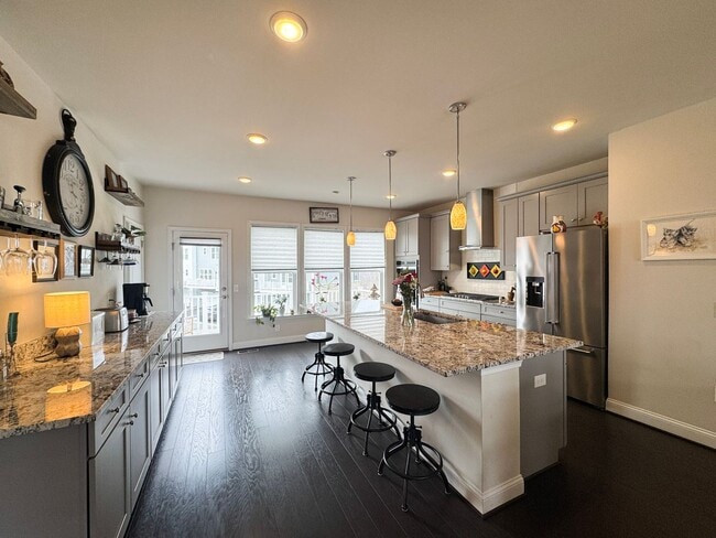 Photo - Fantastic 4 Bed 3.5 Bath End Unit Townhome In Potomac Shores Town Center