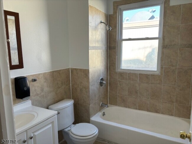 Photo - 159 S 11th St