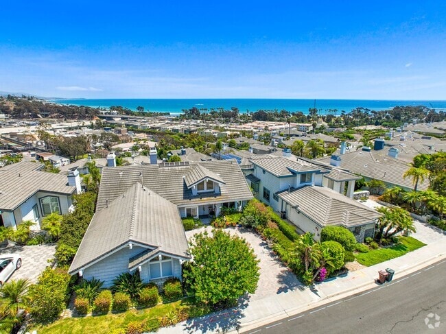 Building Photo - Stunning 4 Bed | 3.5 Bath Home Office and ...
