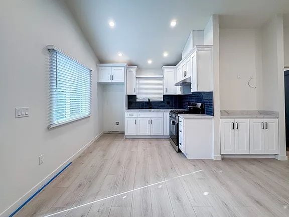 Building Photo - This newly remodeled 1-bedroom, 1-bathroom... Rental