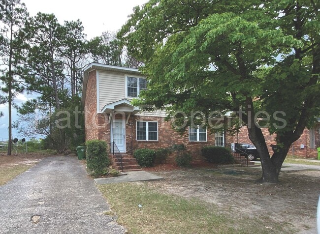 Building Photo - 15-16 Ashleys Place - Outside CoC - R19205... Unit 16
