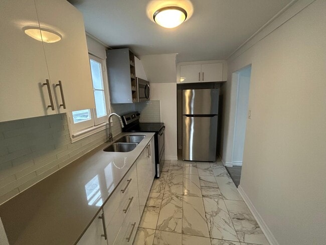 Photo - 581 Paterson St