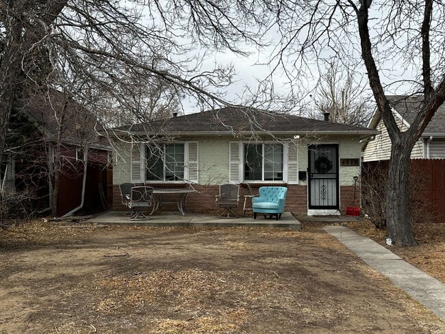 Building Photo - "Charming 4-Bed, 2-Bath Home in Denver's Vibrant Neighborhood!"