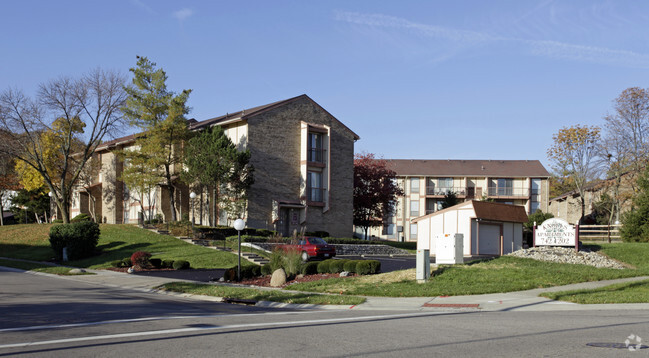 Building Photo - Knolls Apartments