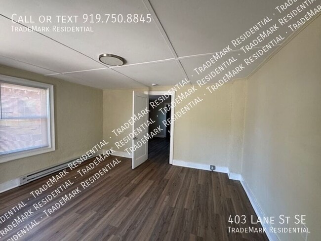 Photo - 403 Lane St SE