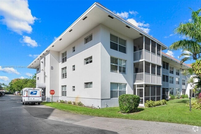 Building Photo - 4025 N Federal Hwy Unit 219B Rental