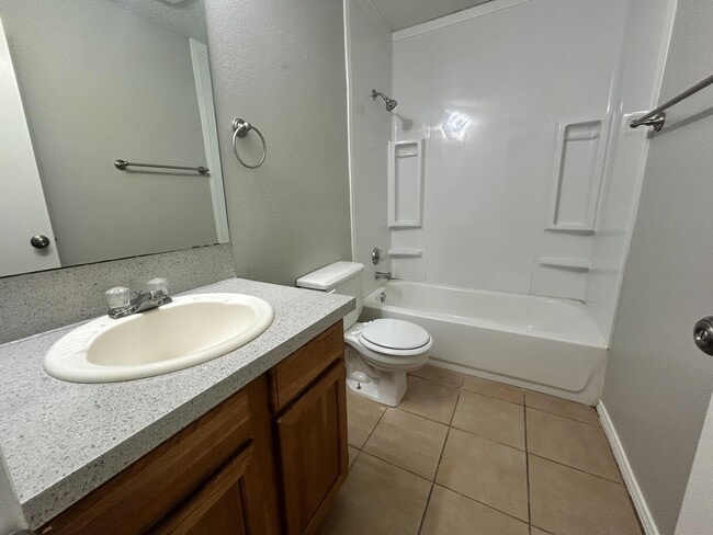 Photo - 9603 Elmwood Ave