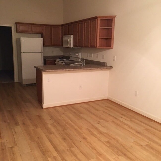 Photo - 855SF 1BR 1.5BA Condo