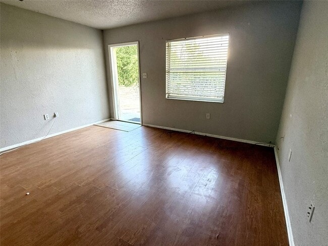 Photo - 3203 Astoria Ave Unidad 3201-3203