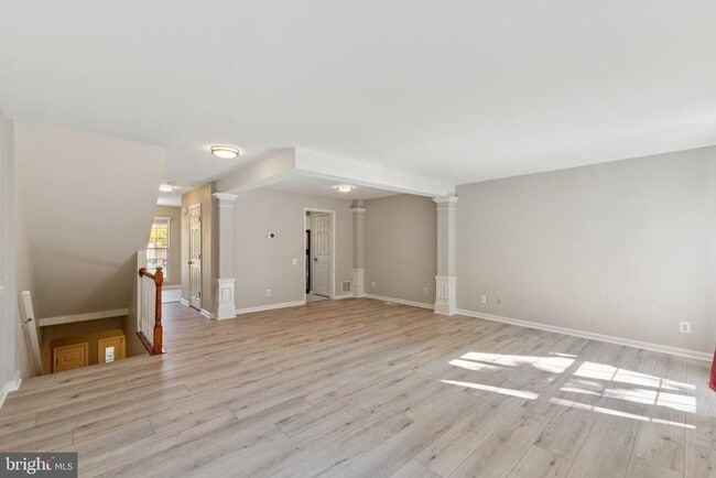 Photo - 1185 Cypress Tree Pl