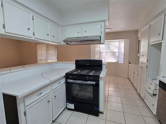 Building Photo - 11931 Tanager St