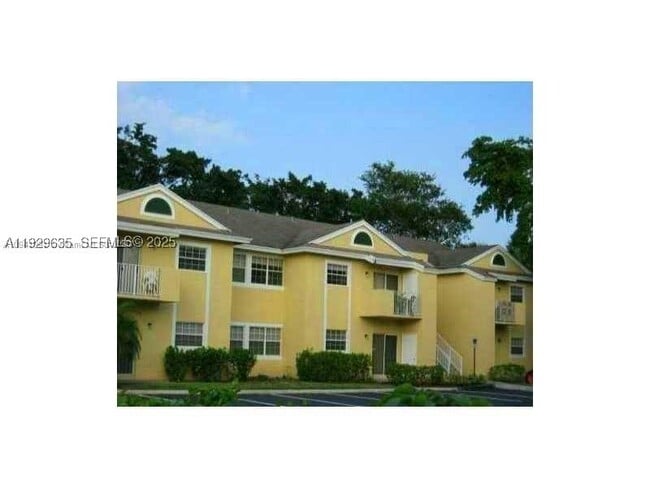 Building Photo - 1731 NW 96th Terrace Unit 2G